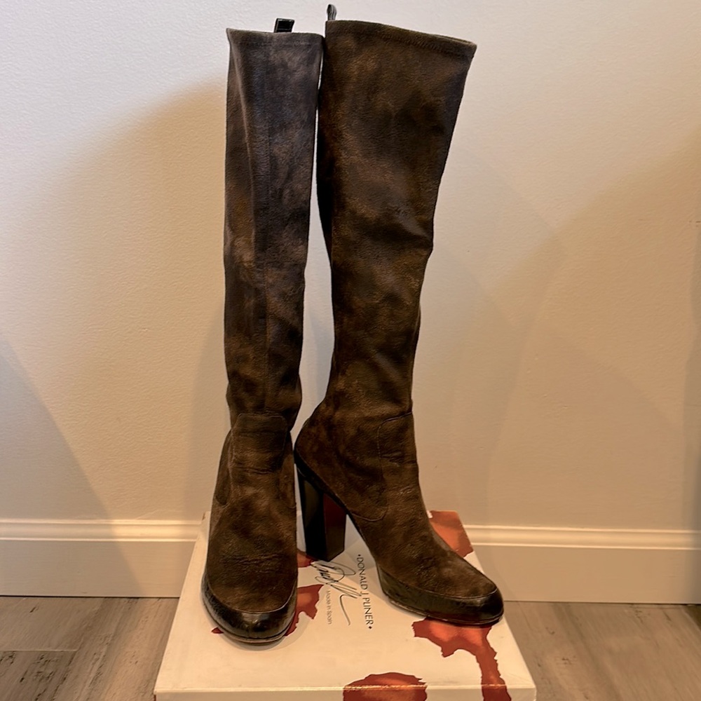 Donald Pliner Chenia Brown Suede High Boots